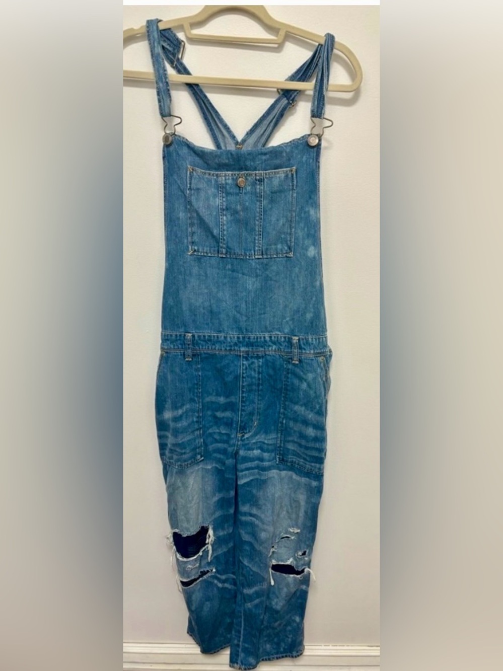 AMERICAN EAGLE - DISTRESSED OVERALLS